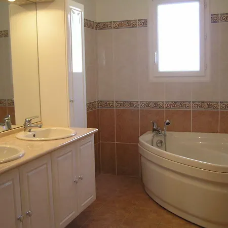 בית נופש Les Lavandes *